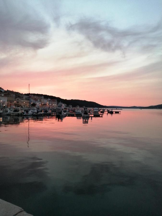 Apartment Rojal Mali Lošinj Exteriör bild