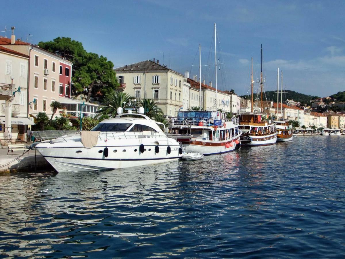 Apartment Rojal Mali Lošinj Exteriör bild